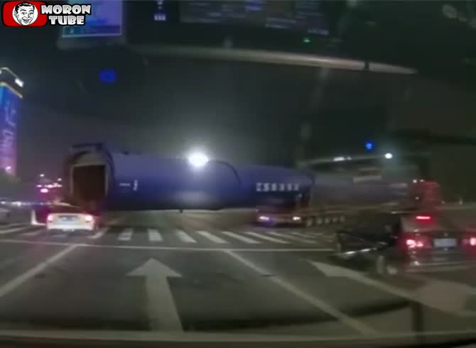 Video :Carrying such a large and lengthy tube is difficult